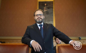 Kármán András: bizalmat kapott Magyarország és a jelenlegi gazdaságpolitikai irány a három nagy hitelminősítőtől